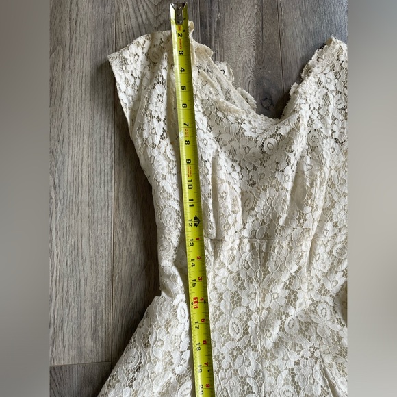 VINTAGE lace dress - Picture 5 of 7
